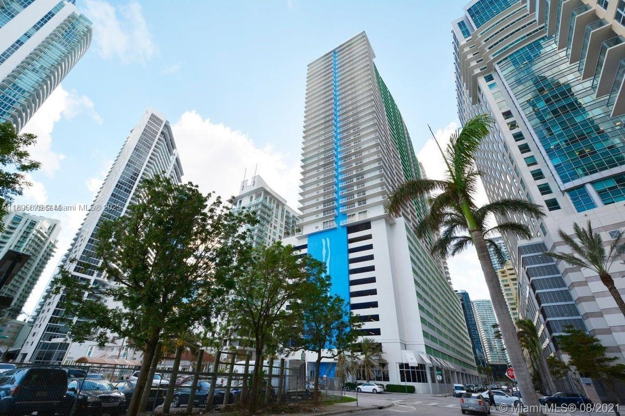 image The Club At Brickell Bay25