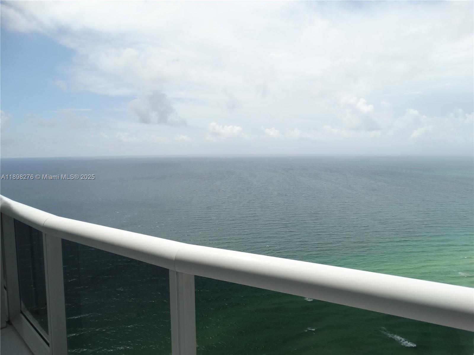 15901 Collins Ave #3907