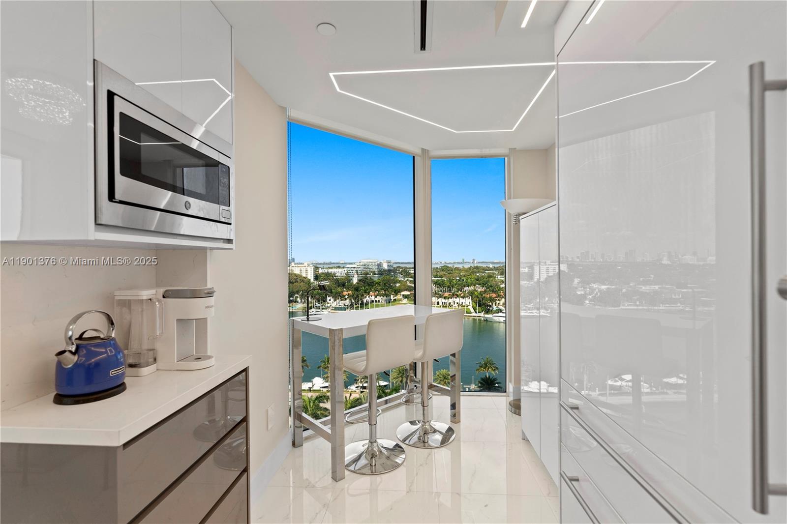 4779 Collins Ave #1205 Miami Beach, FL 33140