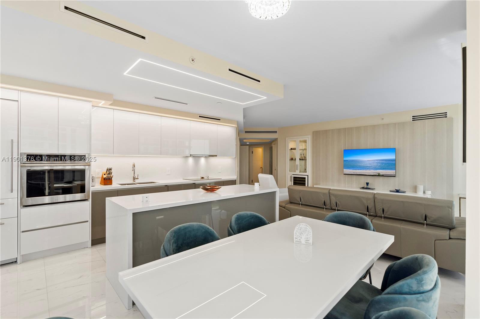 4779 Collins Ave #1205 Miami Beach, FL 33140