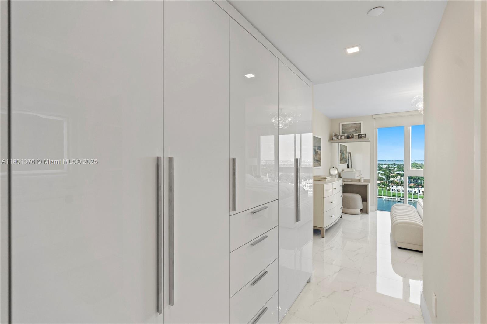 4779 Collins Ave #1205 Miami Beach, FL 33140
