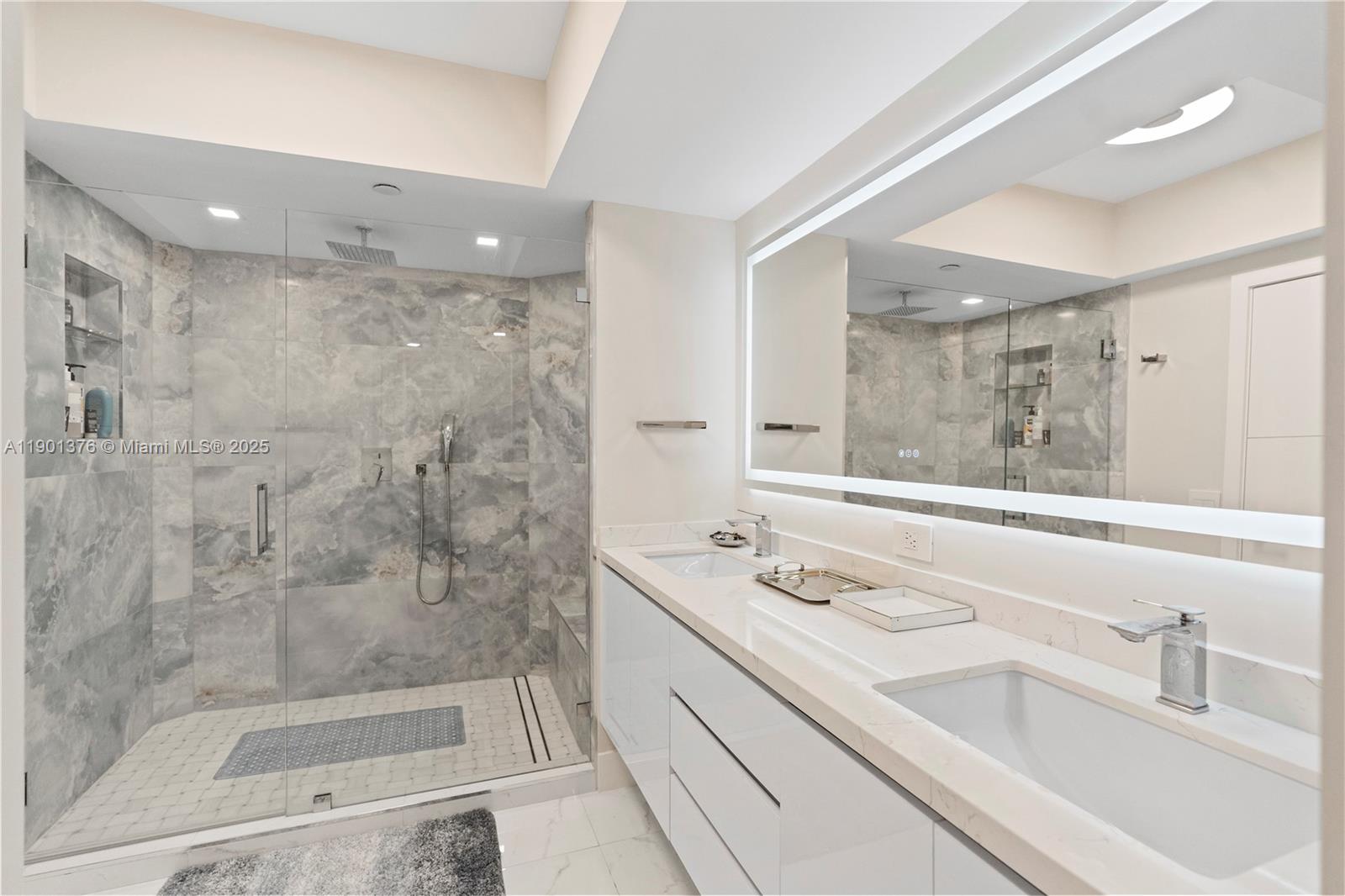 4779 Collins Ave #1205 Miami Beach, FL 33140