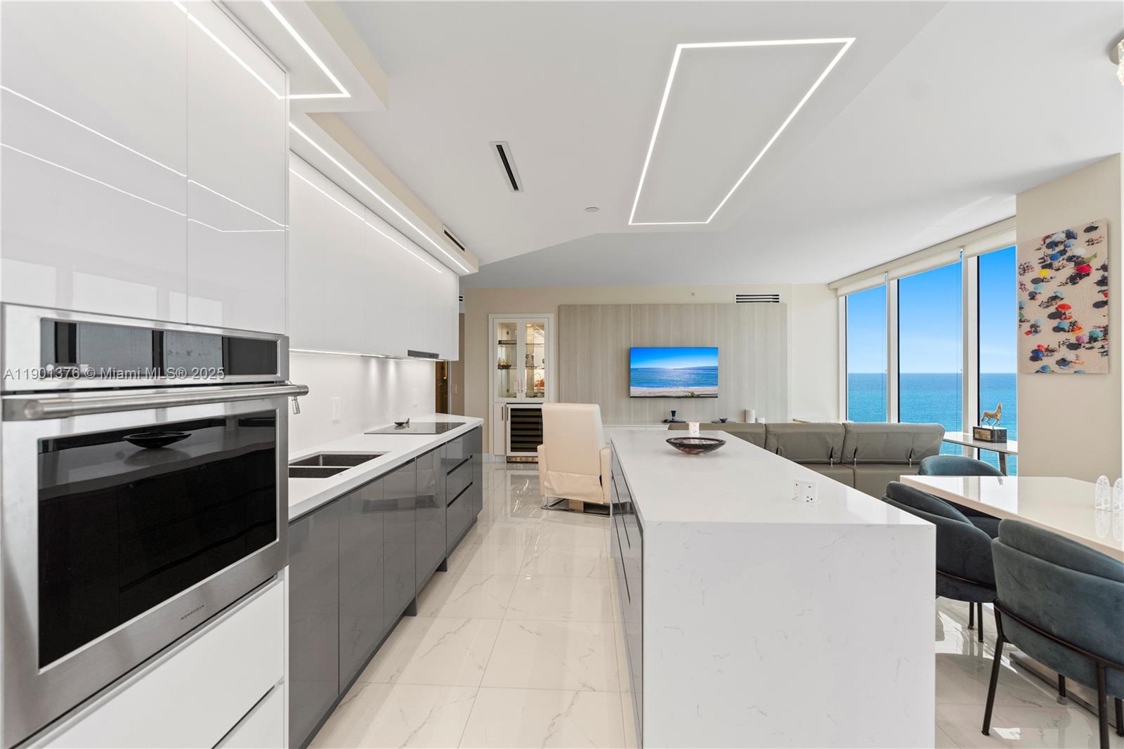 4779 Collins Ave #1205 Miami Beach, FL 33140