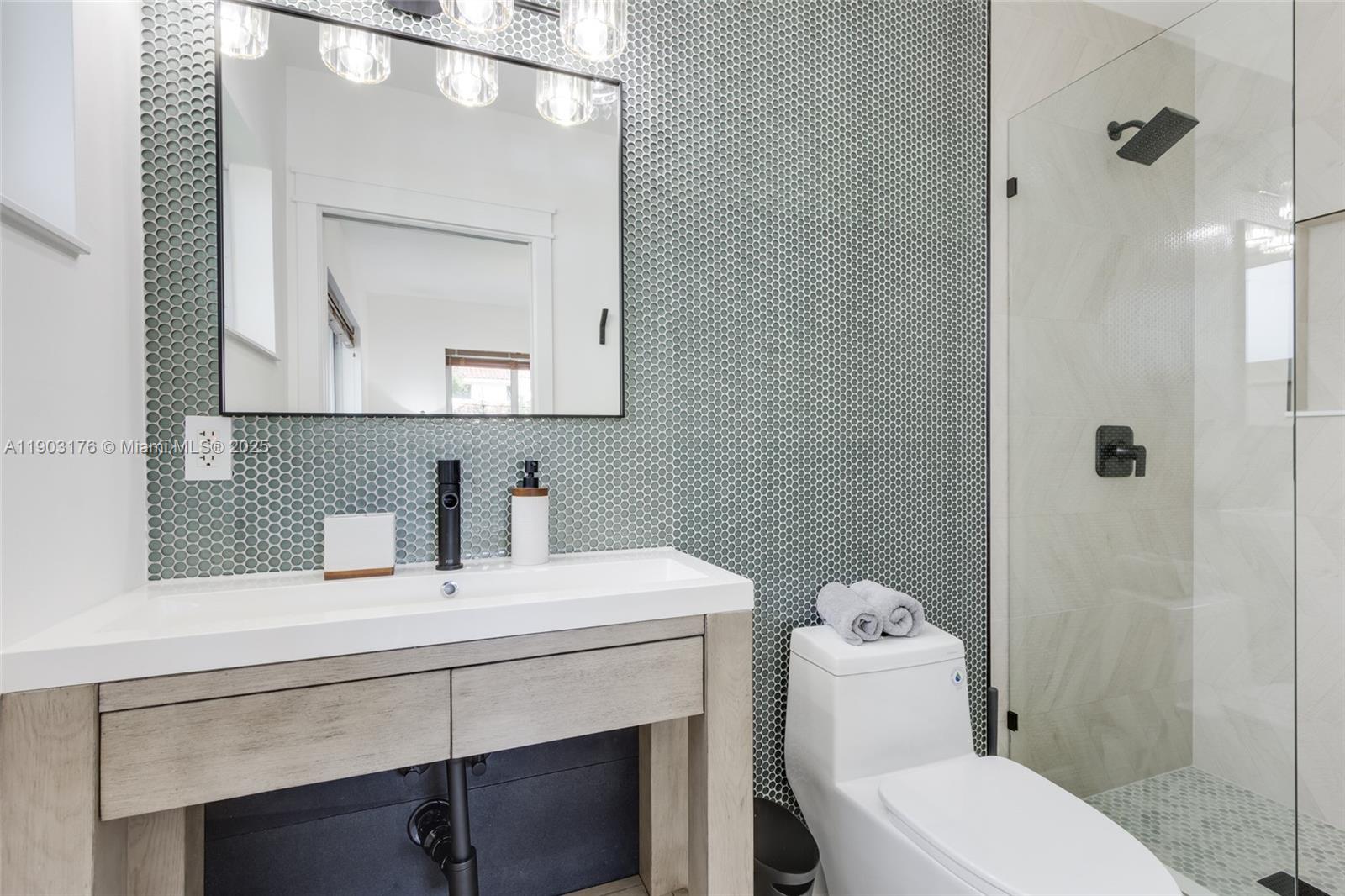 431 SW 20th Rd Miami, FL 33129