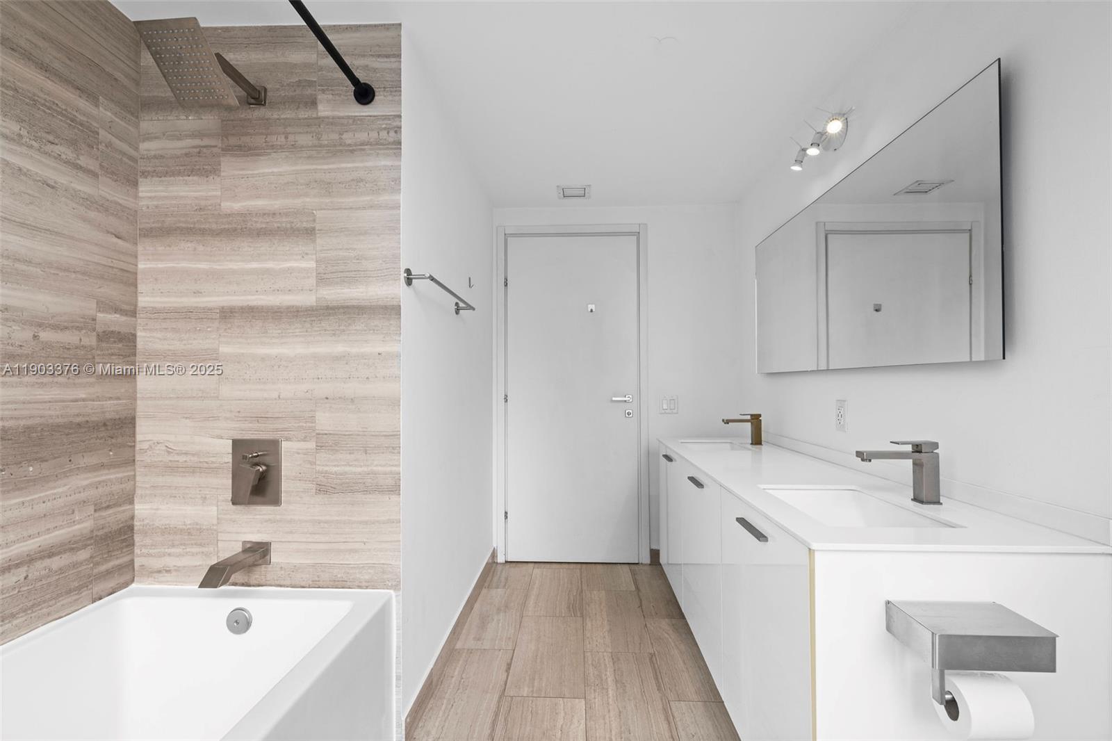 image Brickell House17