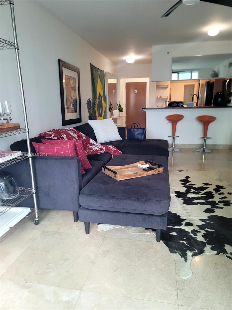 image Brickell on the River North9