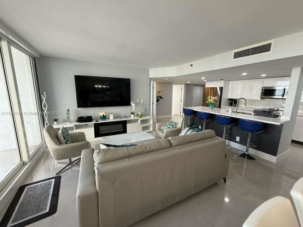 1717 N Bayshore Dr #A-1840 Miami, FL 33132