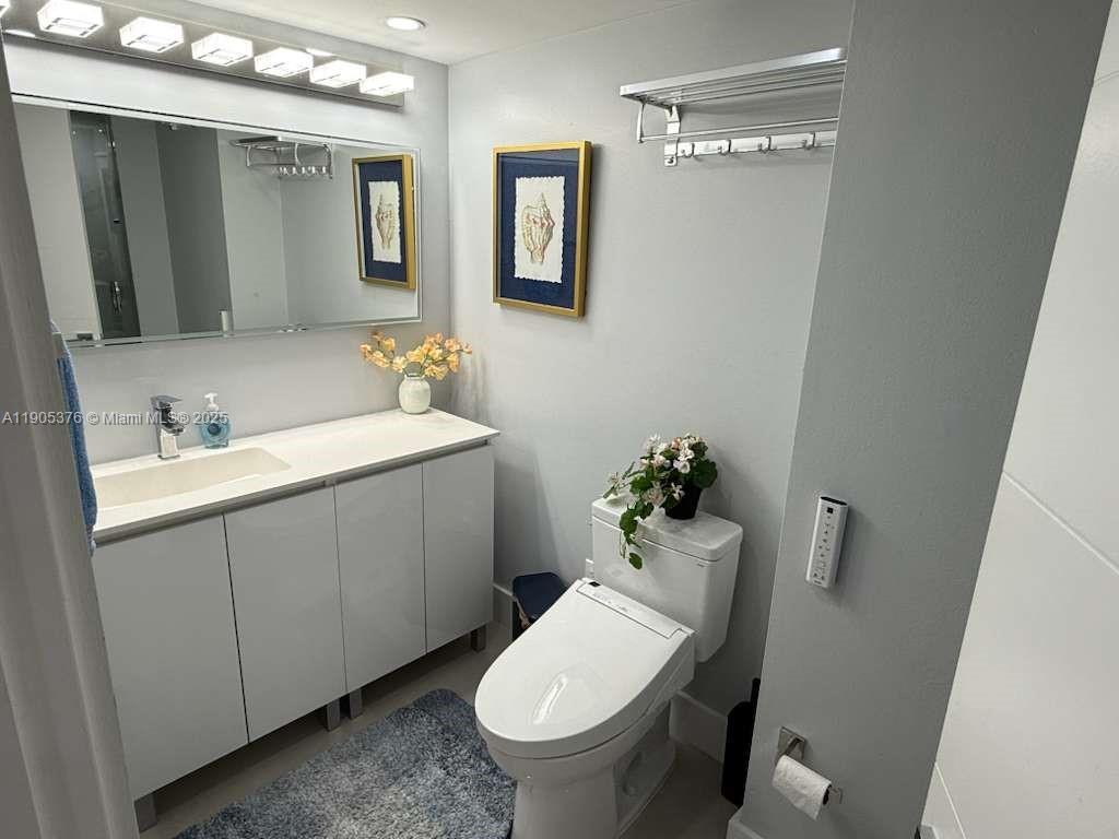 1717 N Bayshore Dr #A-1840 Miami, FL 33132