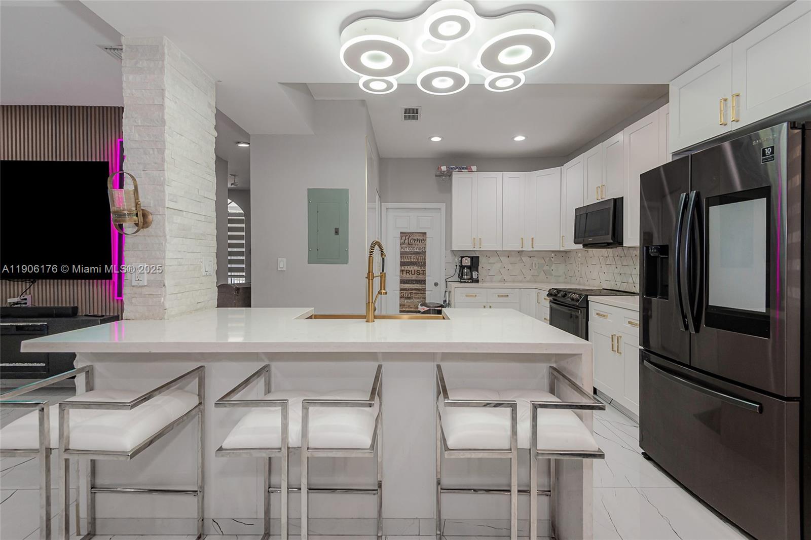 4028 NW 23rd Ct Miami, FL 33142