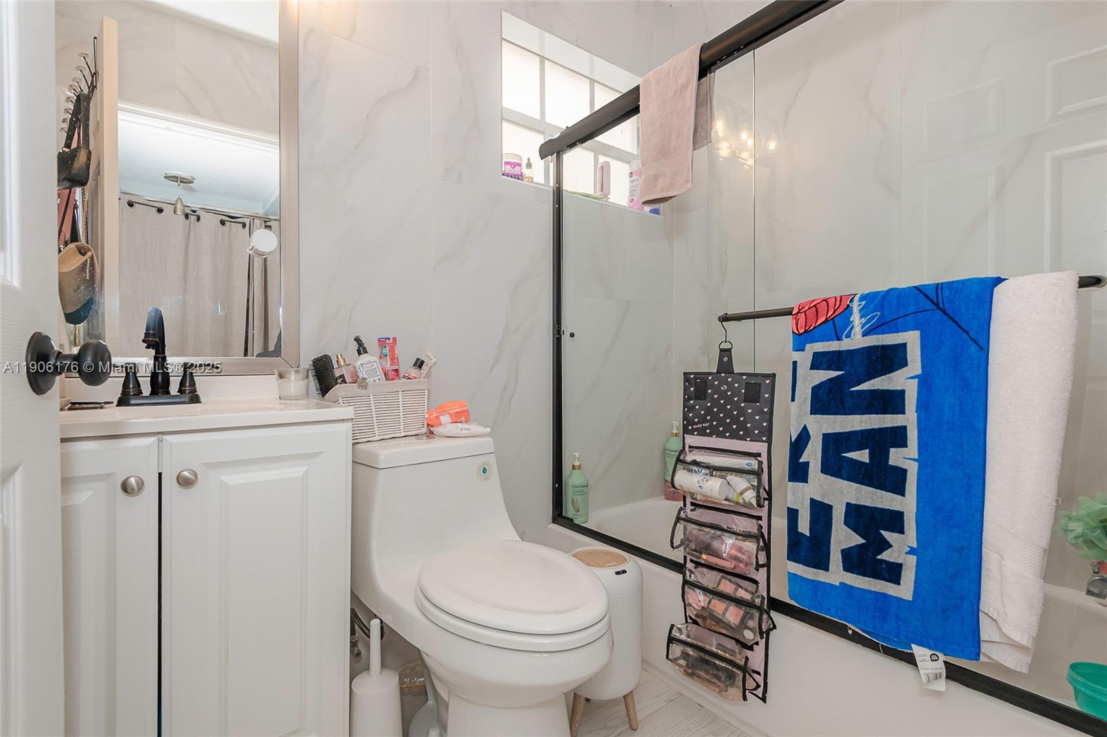 4028 NW 23rd Ct Miami, FL 33142