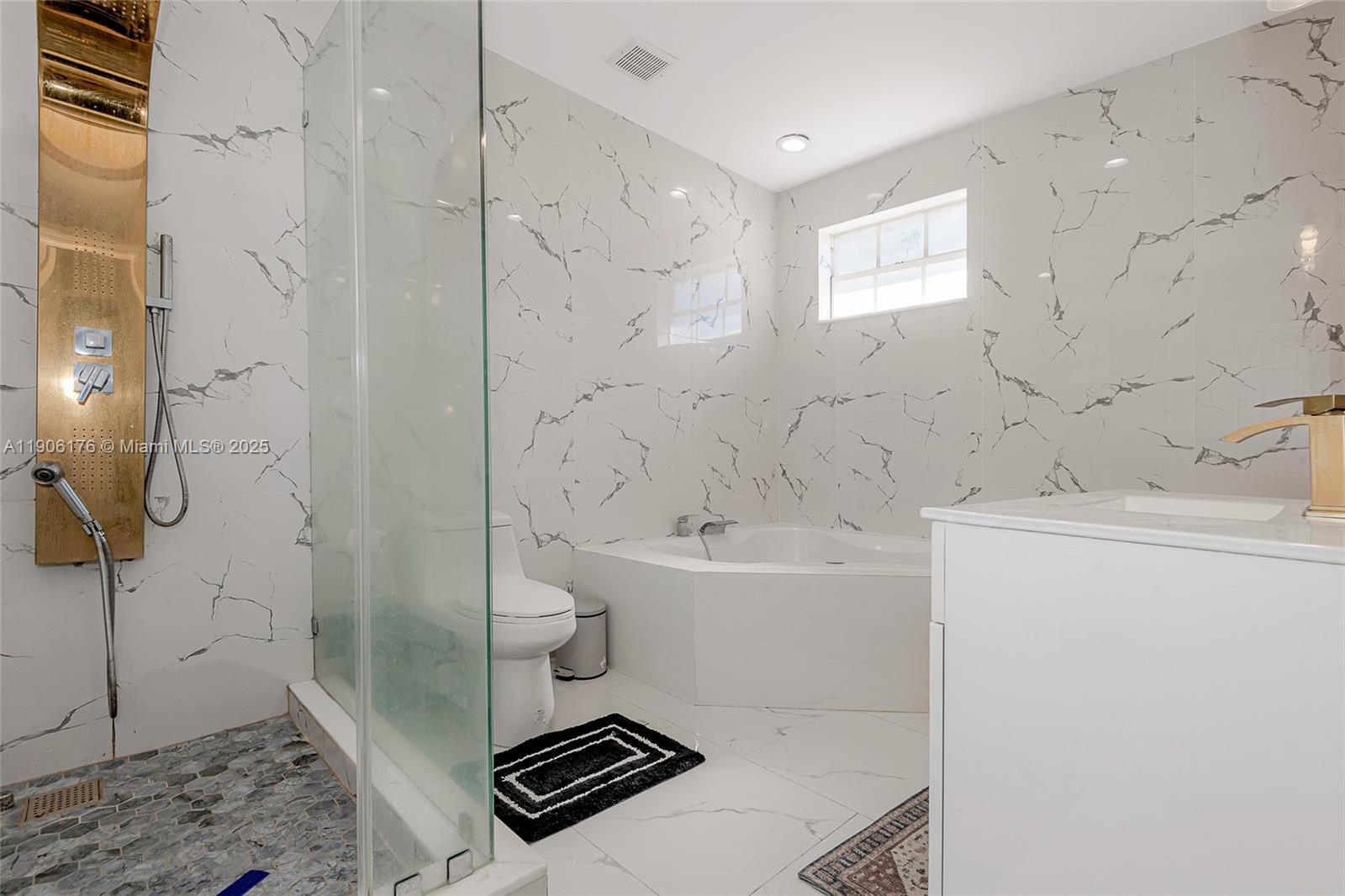 4028 NW 23rd Ct Miami, FL 33142