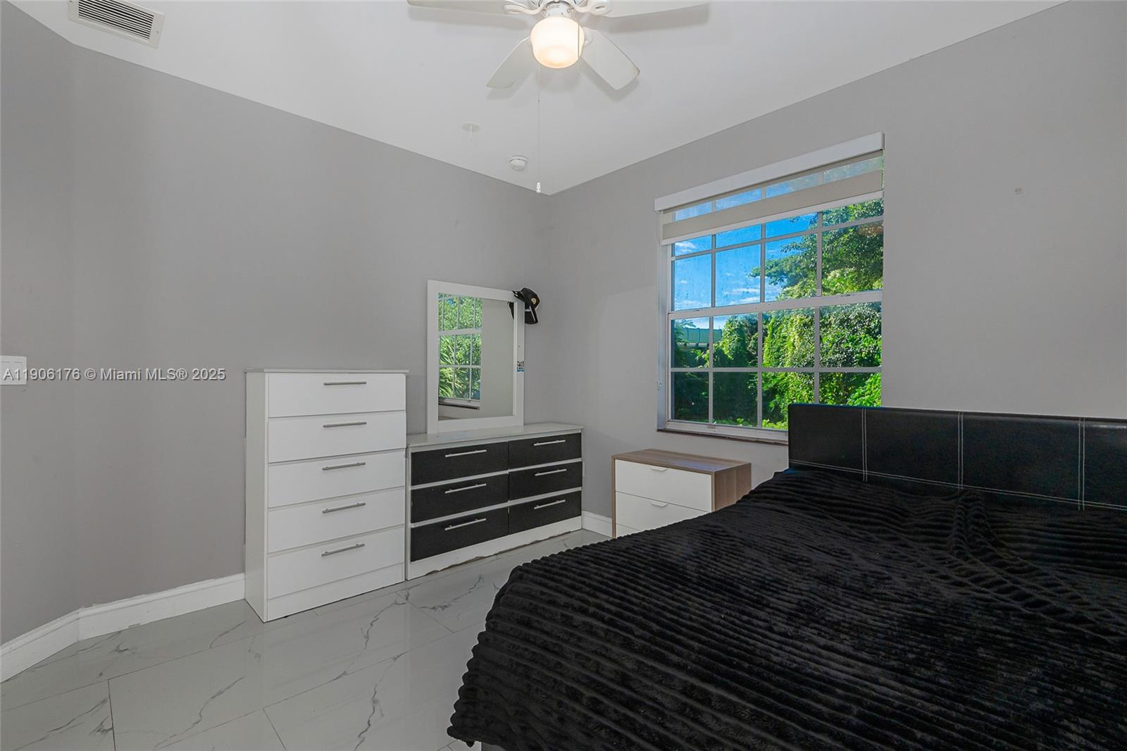 4028 NW 23rd Ct Miami, FL 33142