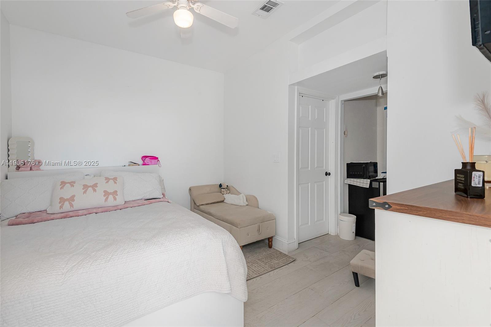 4028 NW 23rd Ct Miami, FL 33142