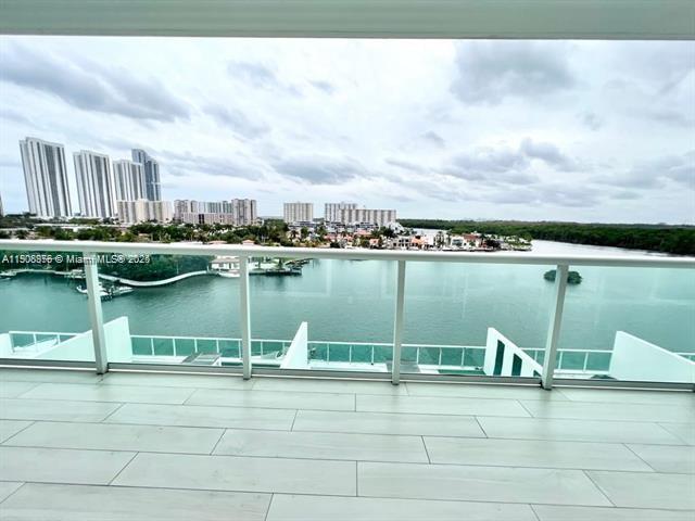 400 Sunny Isles Blvd #820