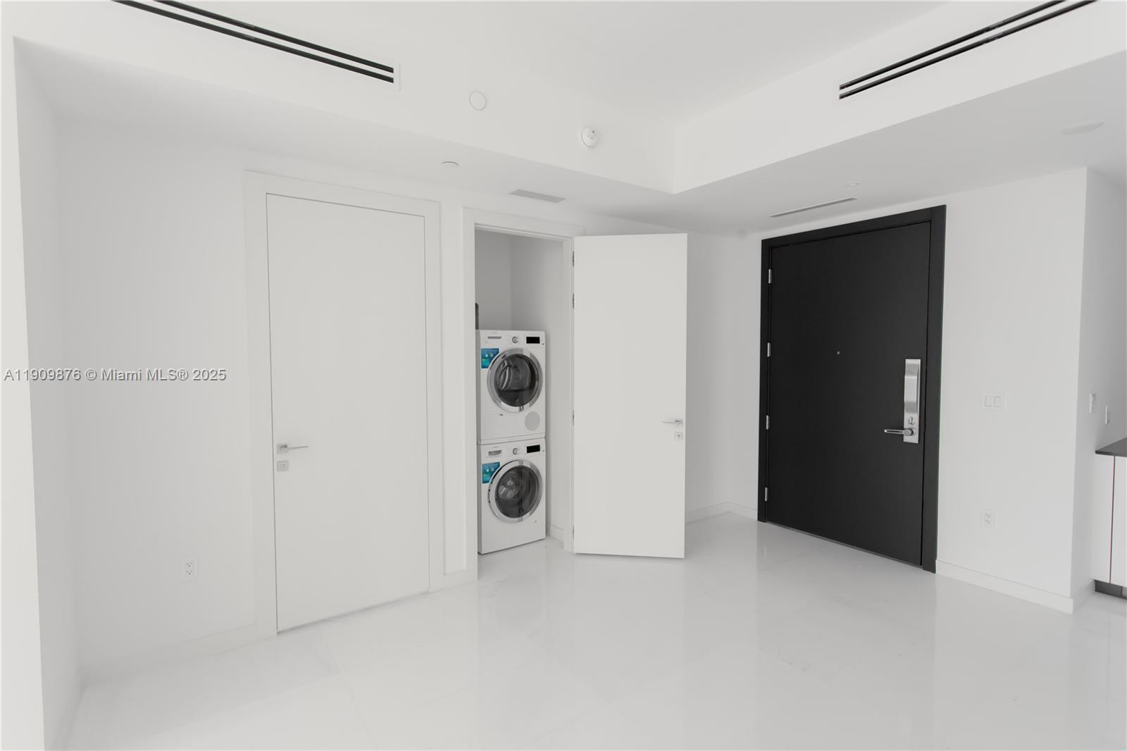 300 Biscayne Blvd Way #1003 Miami, FL 33131