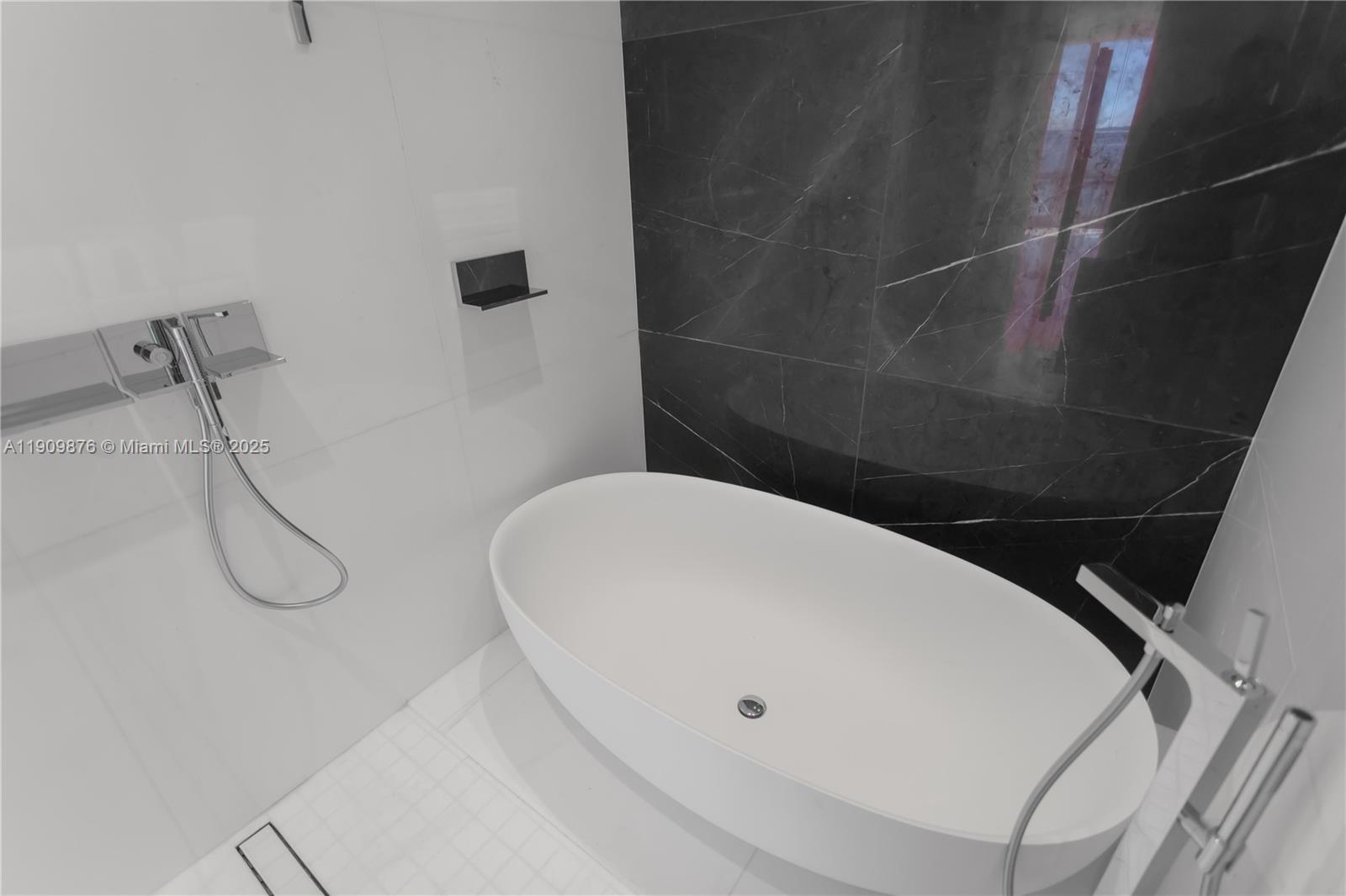 300 Biscayne Blvd Way #1003 Miami, FL 33131