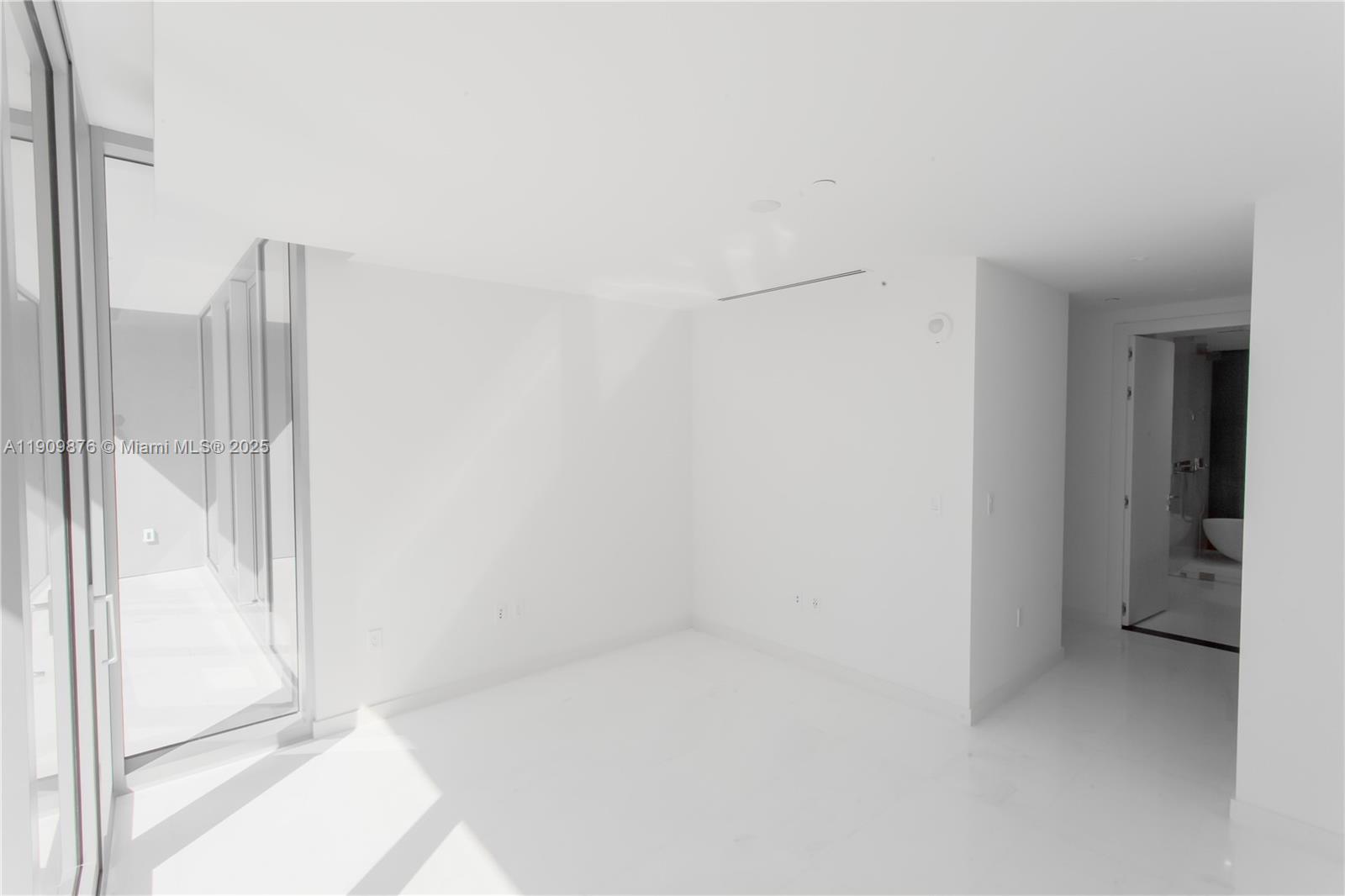 300 Biscayne Blvd Way #1003 Miami, FL 33131