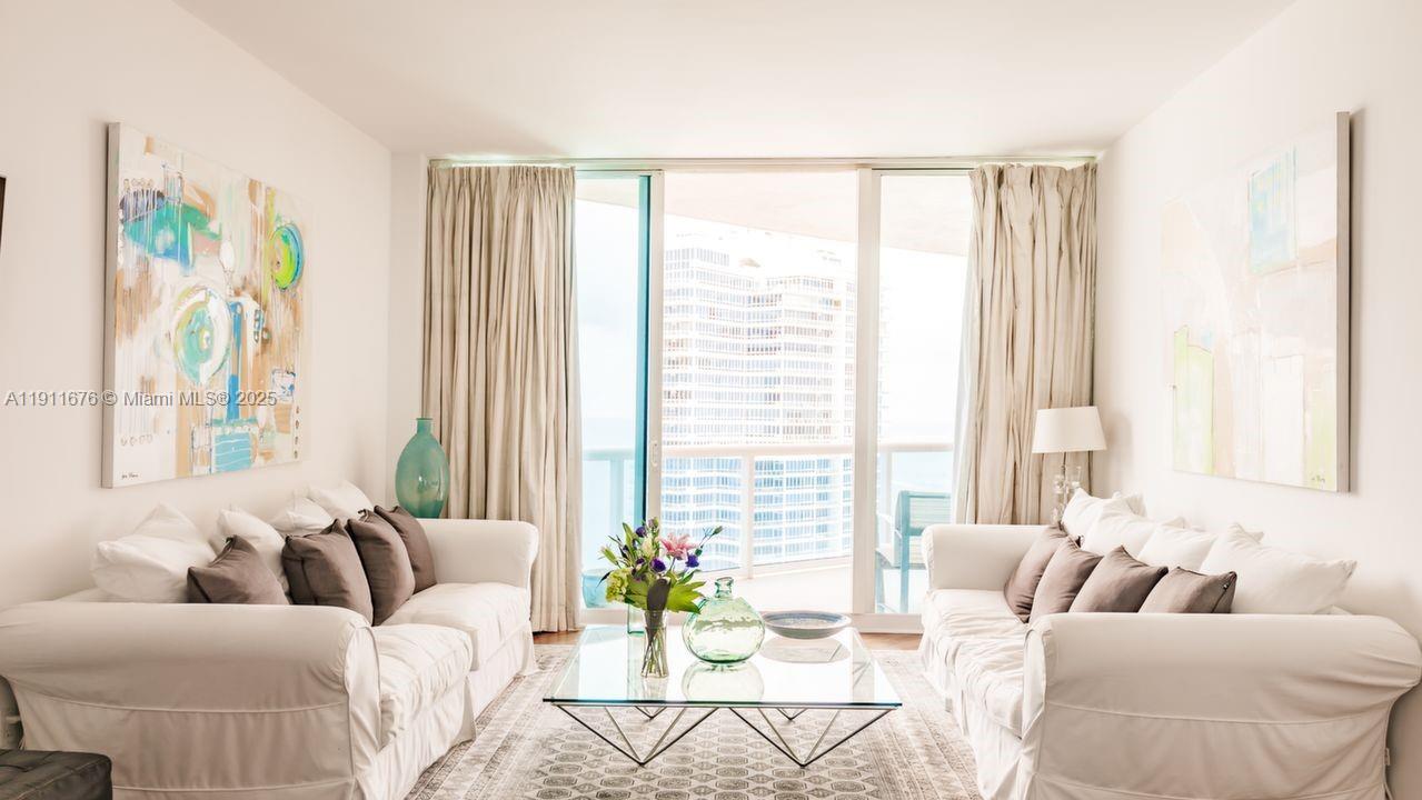 300 S Pointe Dr #3506 Miami Beach, FL 33139