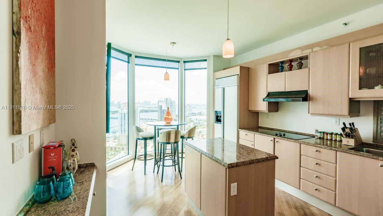 300 S Pointe Dr #3506 Miami Beach, FL 33139