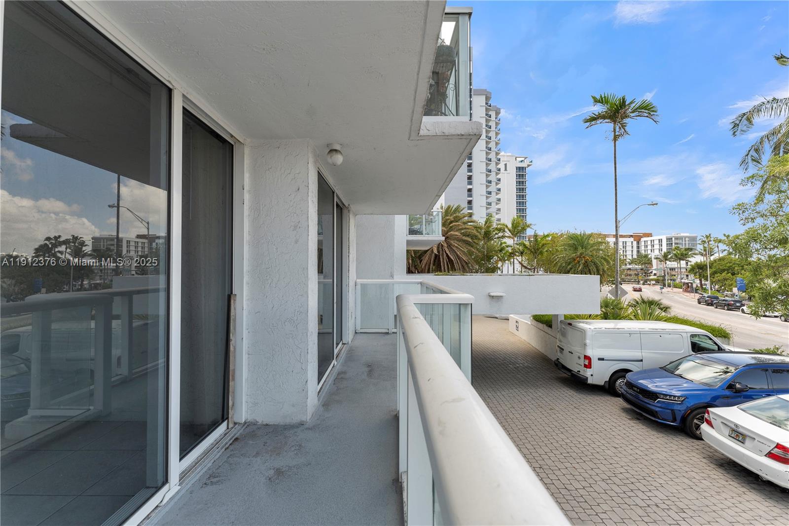 2457 Collins Ave #201 Miami Beach, FL 33140