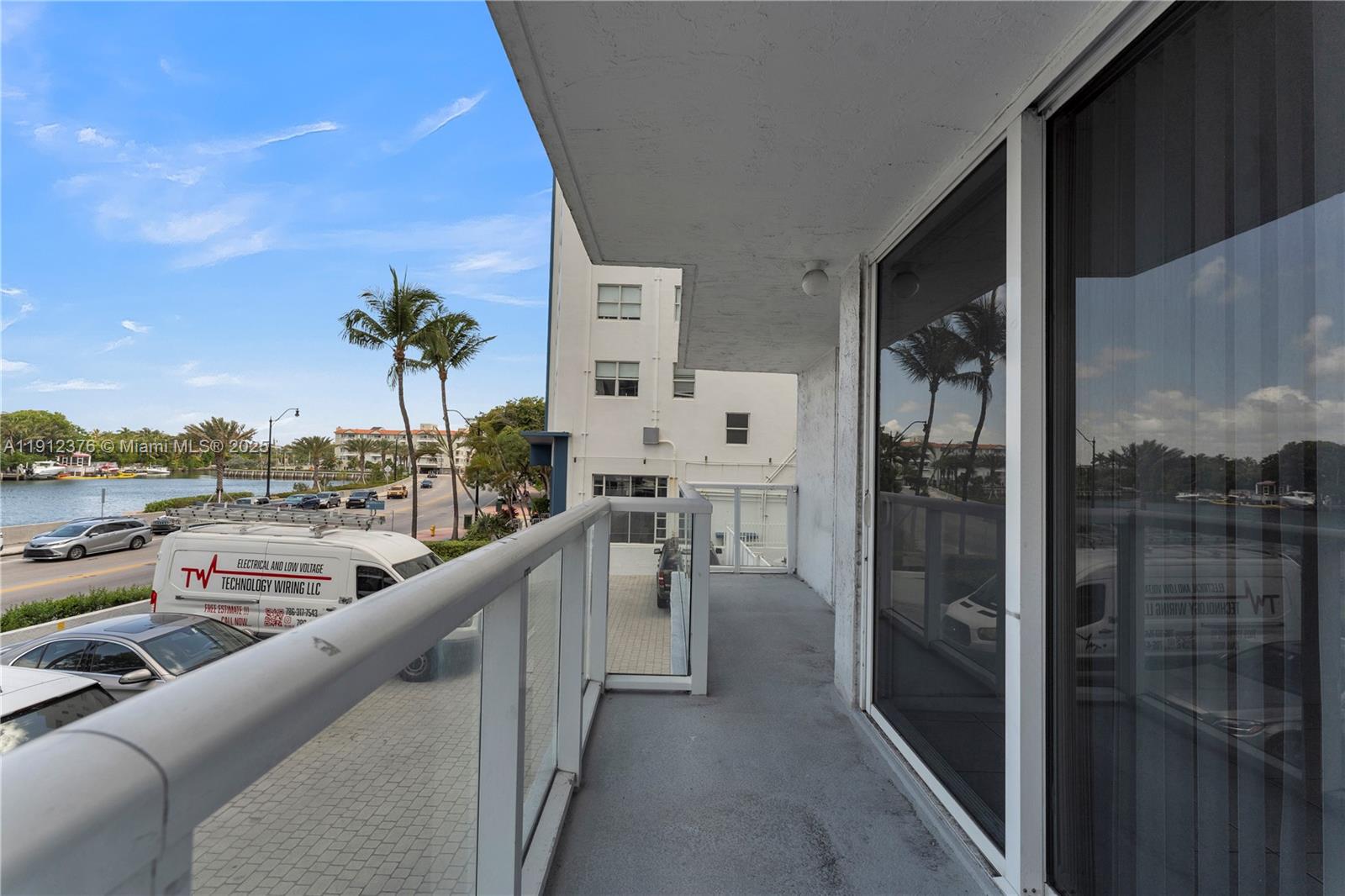 2457 Collins Ave #201 Miami Beach, FL 33140