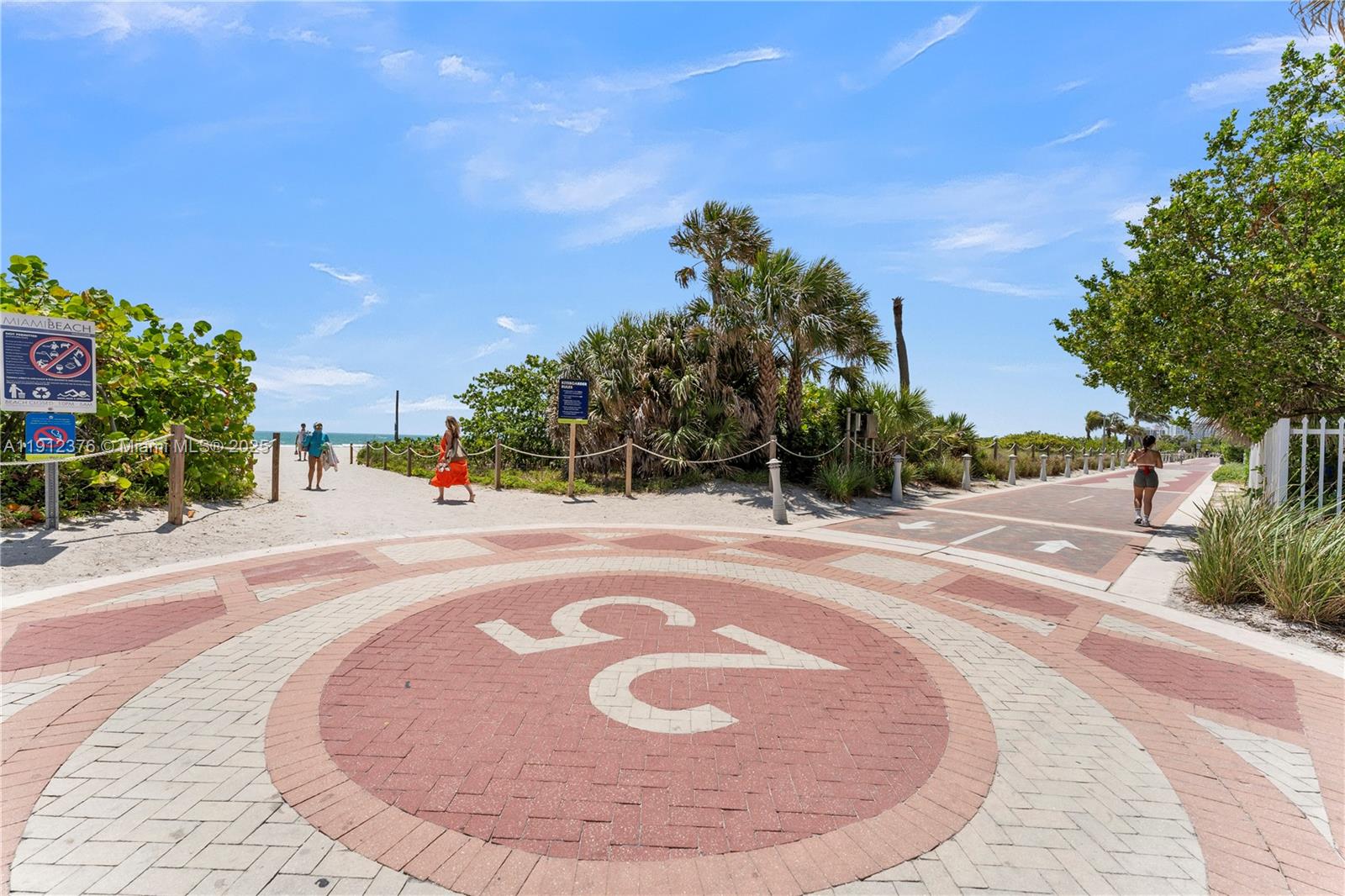 2457 Collins Ave #201 Miami Beach, FL 33140