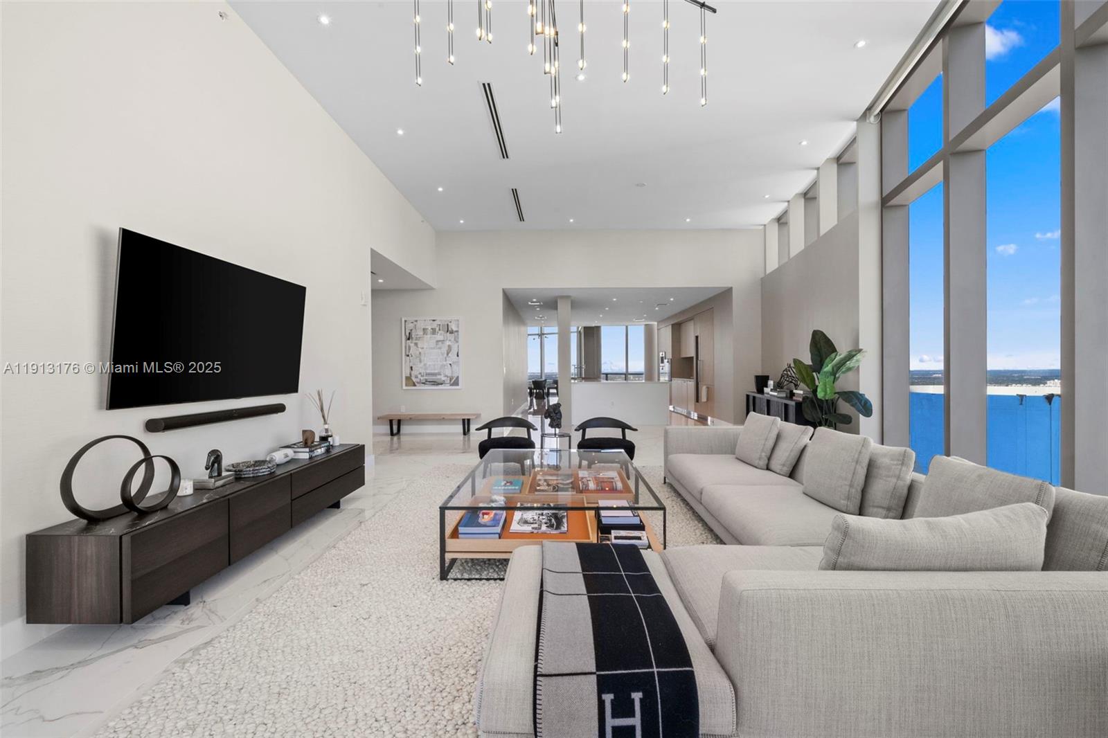 15701 Collins Ave #4701 Sunny Isles Beach, FL 33160