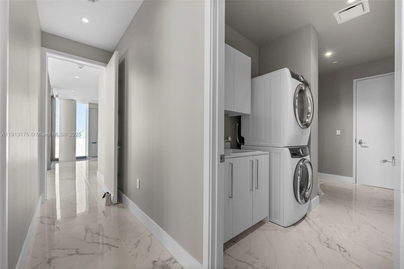 15701 Collins Ave #4701 Sunny Isles Beach, FL 33160