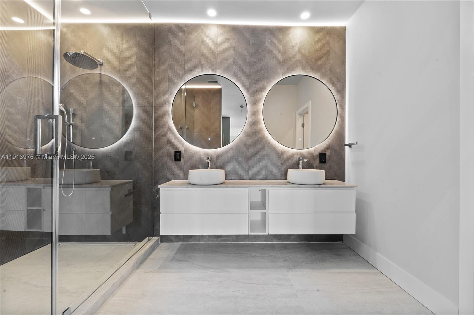 550 S Shore Dr Miami Beach, FL 33141