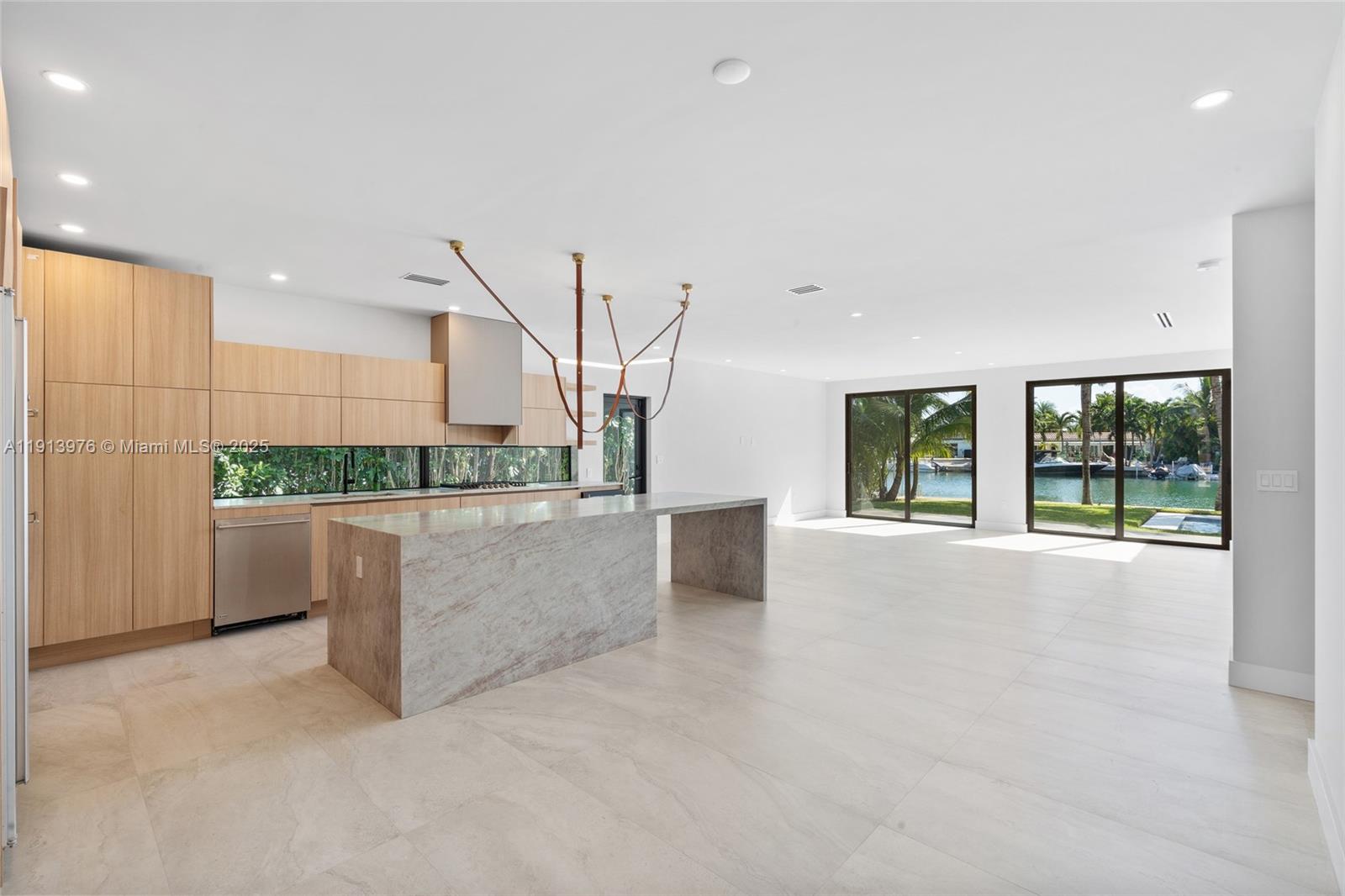 550 S Shore Dr Miami Beach, FL 33141