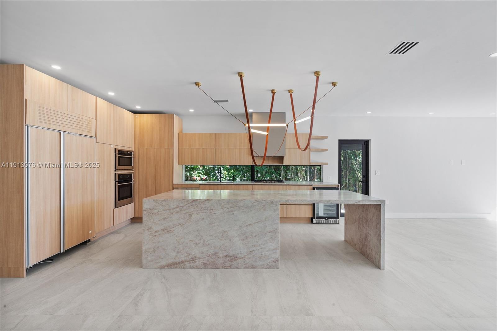 550 S Shore Dr Miami Beach, FL 33141