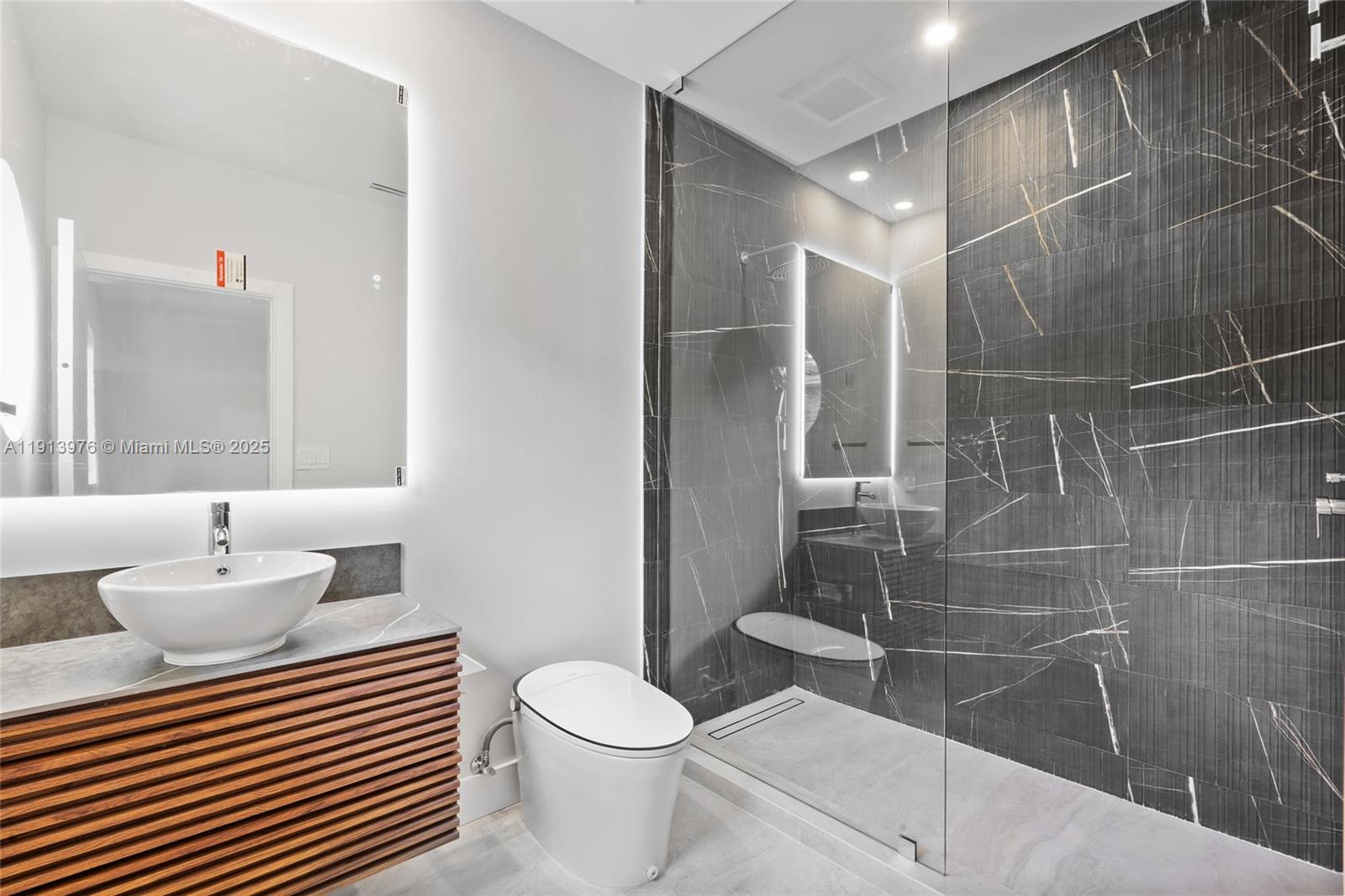 550 S Shore Dr Miami Beach, FL 33141