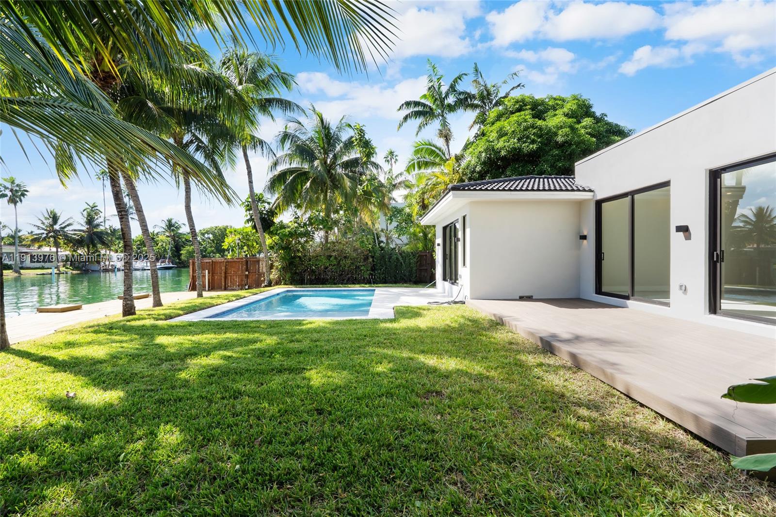 550 S Shore Dr Miami Beach, FL 33141