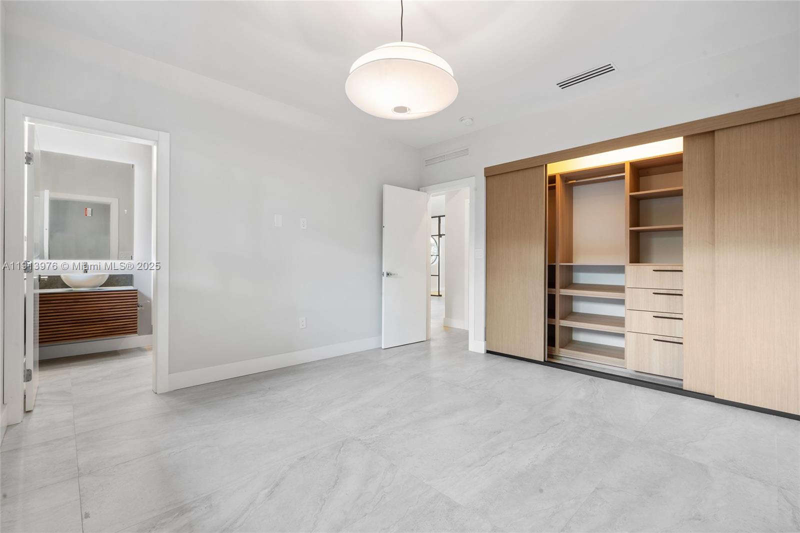 550 S Shore Dr Miami Beach, FL 33141