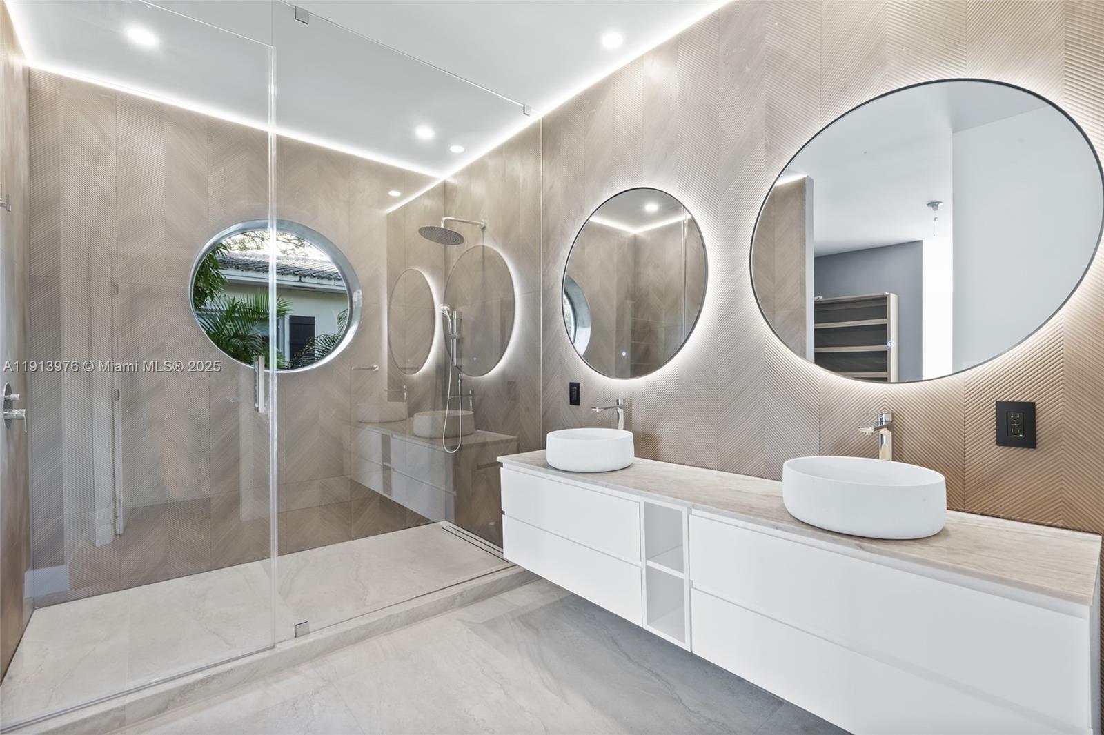 550 S Shore Dr Miami Beach, FL 33141