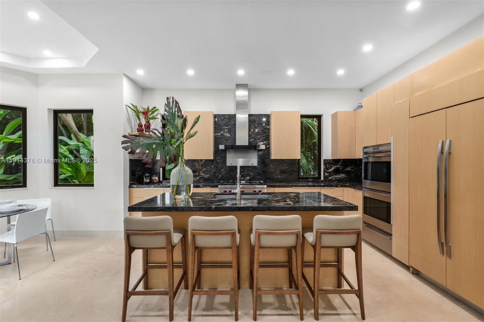 320 Atlantic Rd Key Biscayne, FL 33149