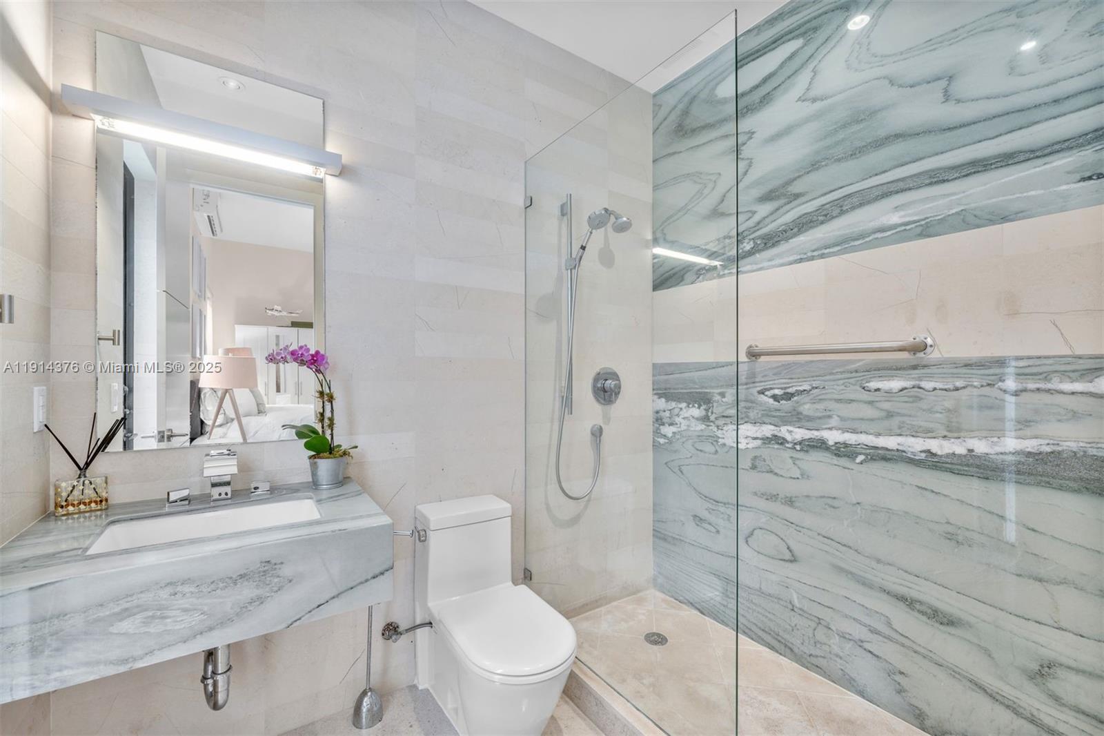 320 Atlantic Rd Key Biscayne, FL 33149