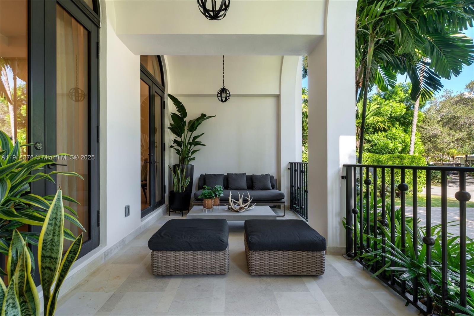 320 Atlantic Rd Key Biscayne, FL 33149