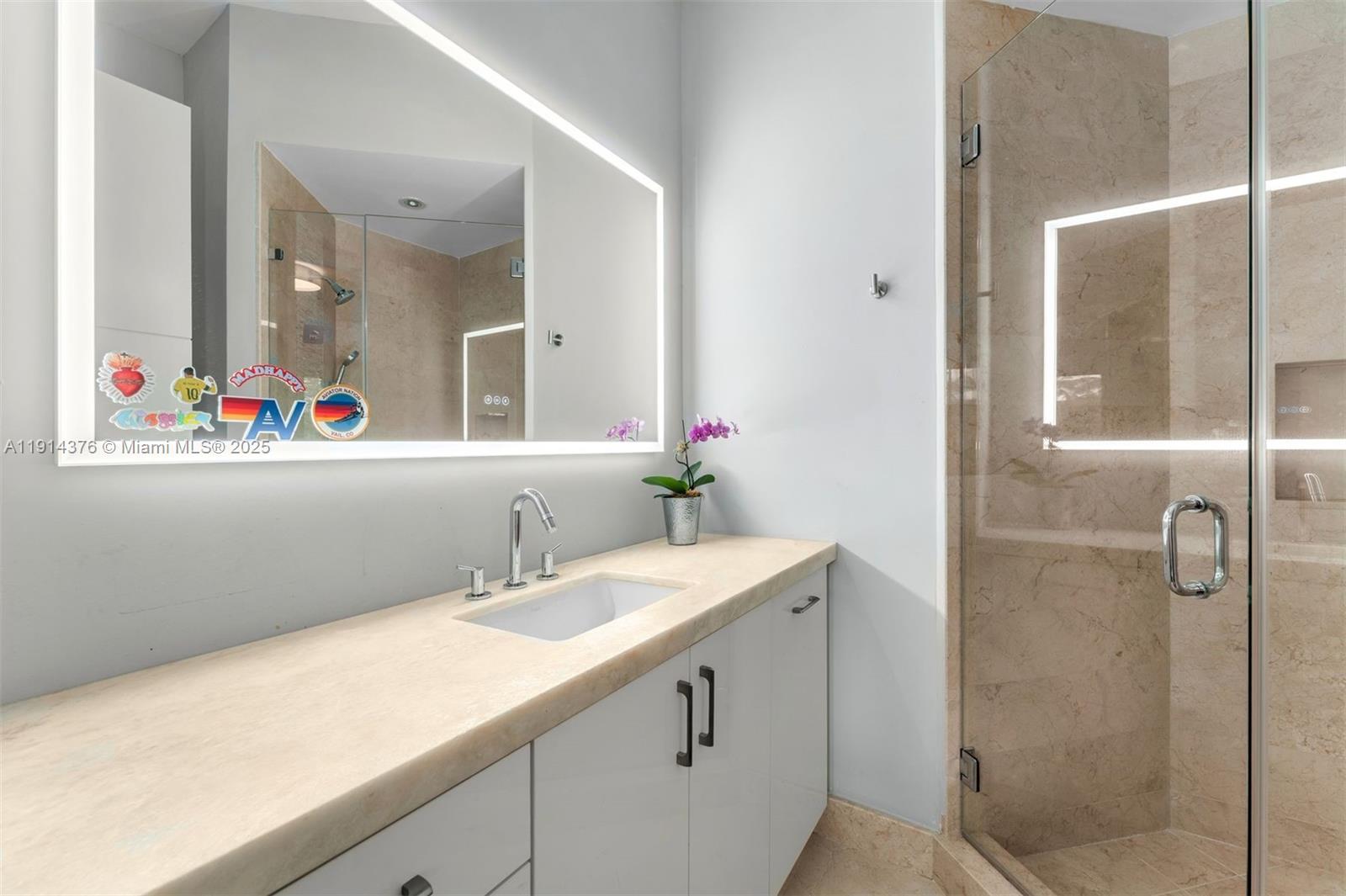 320 Atlantic Rd Key Biscayne, FL 33149