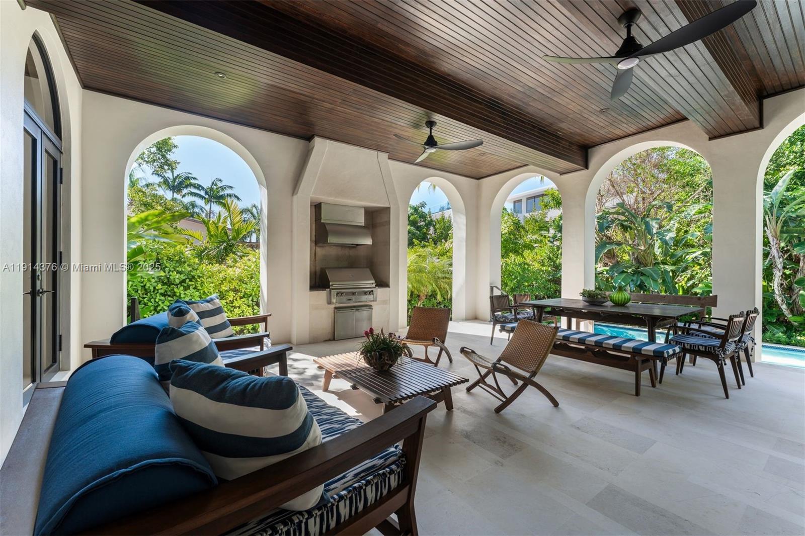 320 Atlantic Rd Key Biscayne, FL 33149