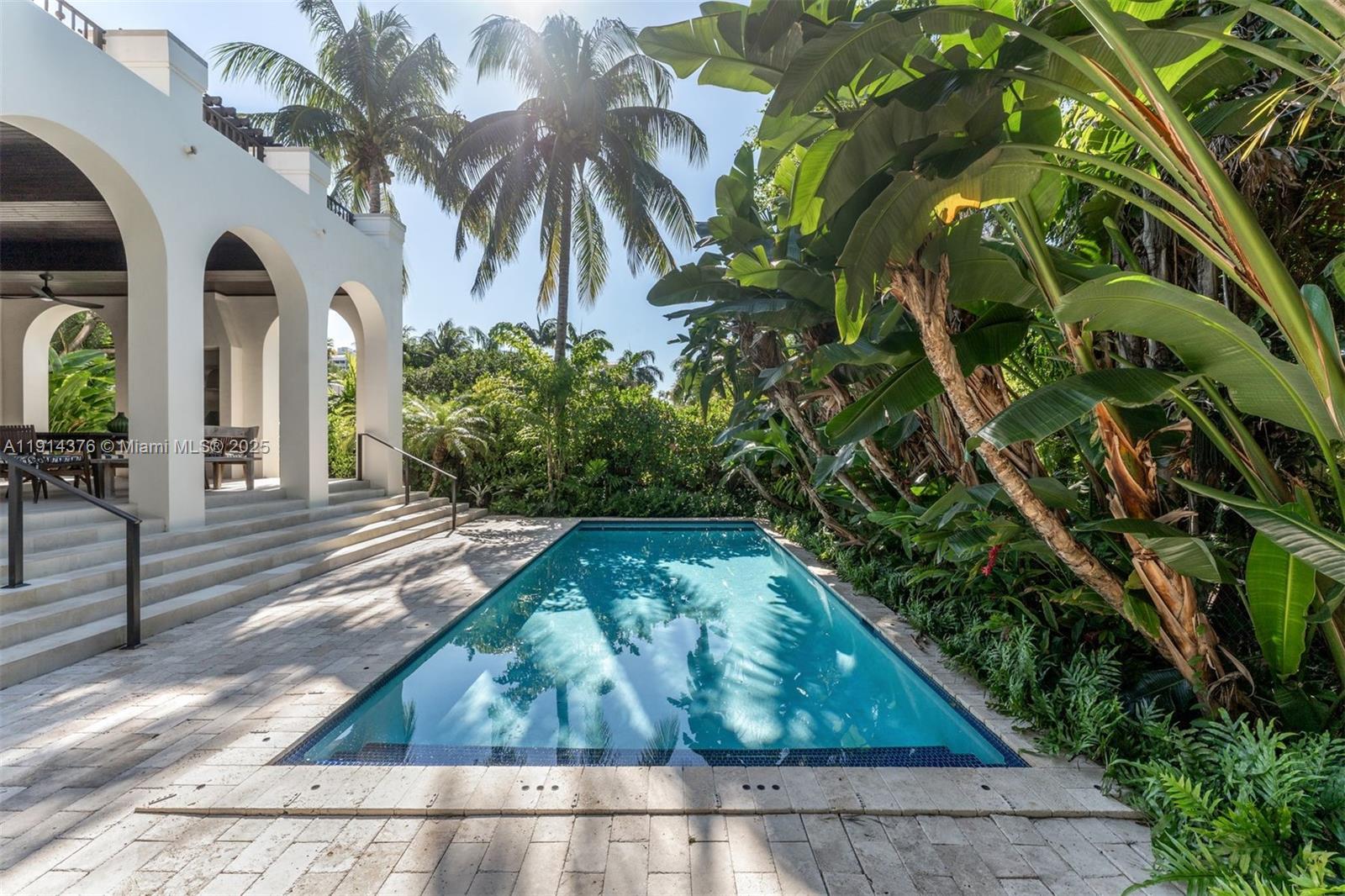 320 Atlantic Rd Key Biscayne, FL 33149