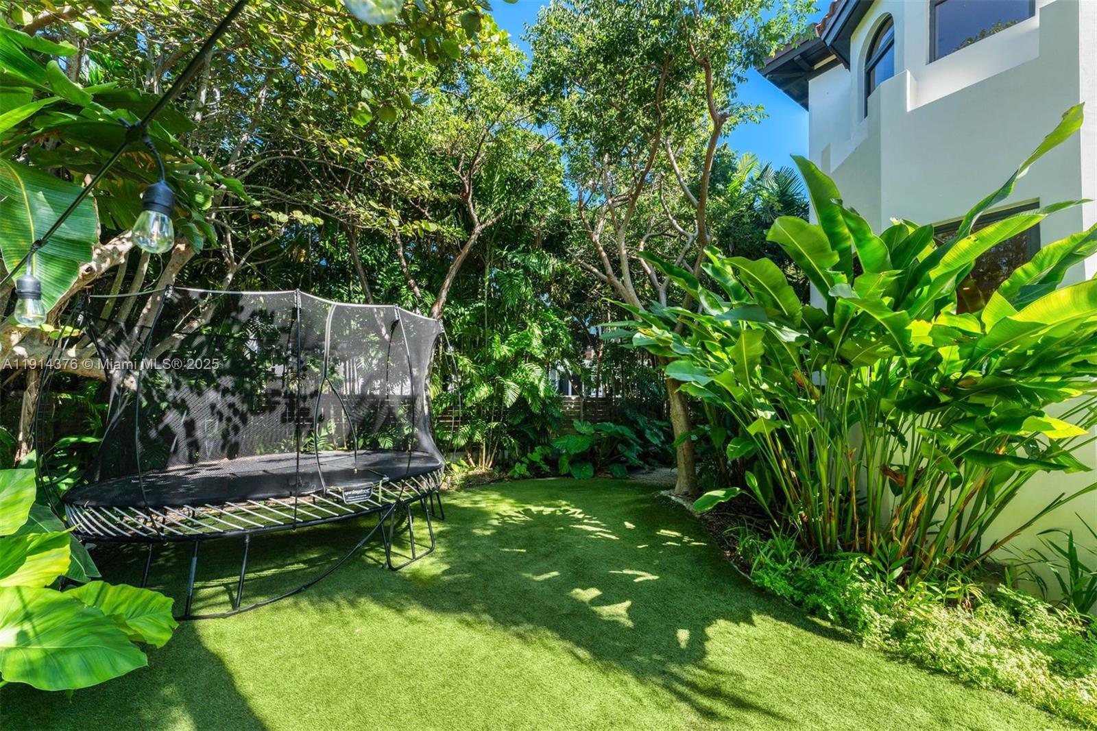 320 Atlantic Rd Key Biscayne, FL 33149