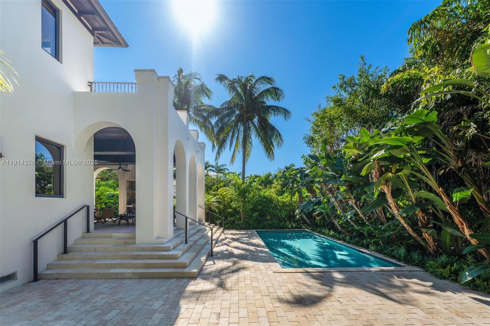 320 Atlantic Rd Key Biscayne, FL 33149