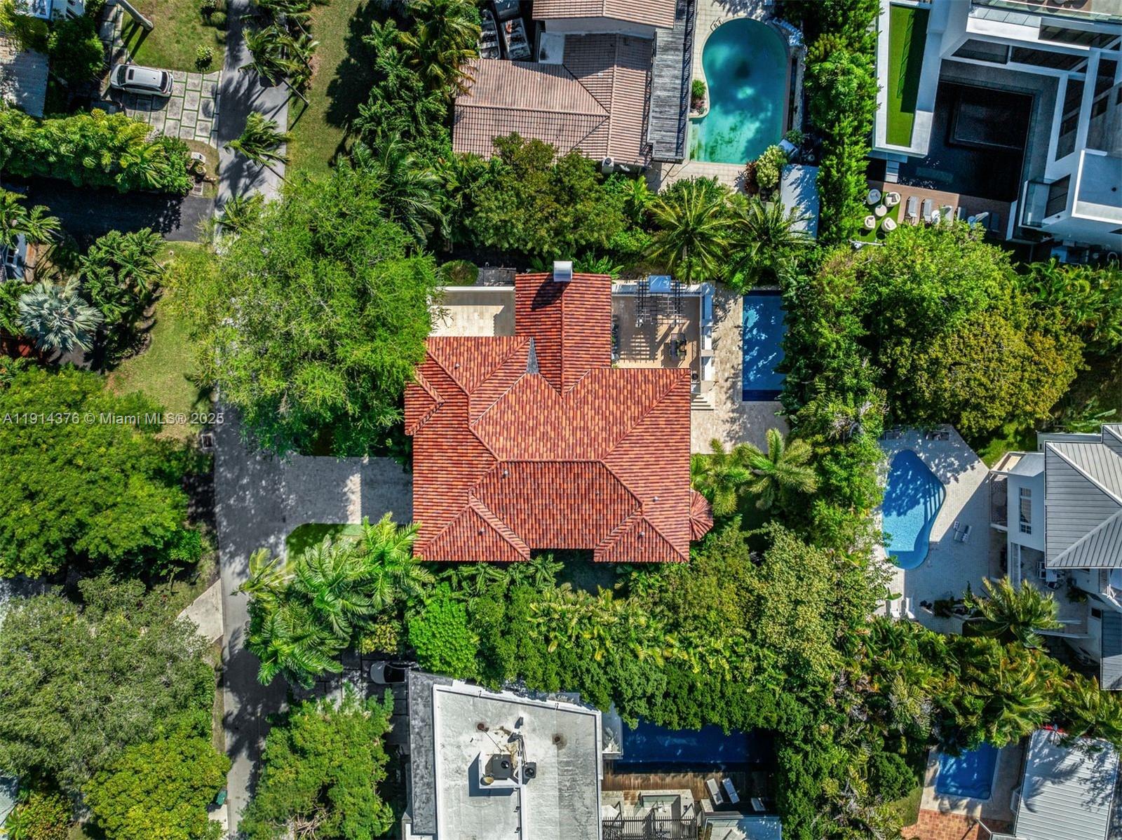 320 Atlantic Rd Key Biscayne, FL 33149