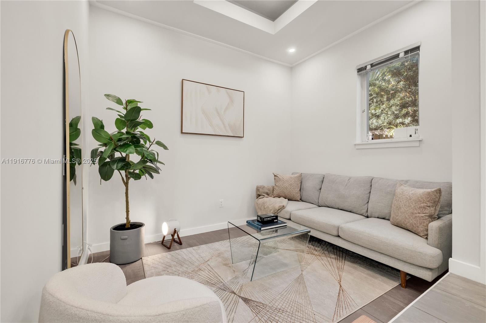 811 NE 71st St Miami, FL 33138