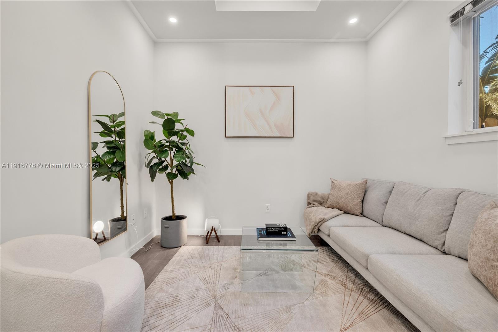 811 NE 71st St Miami, FL 33138