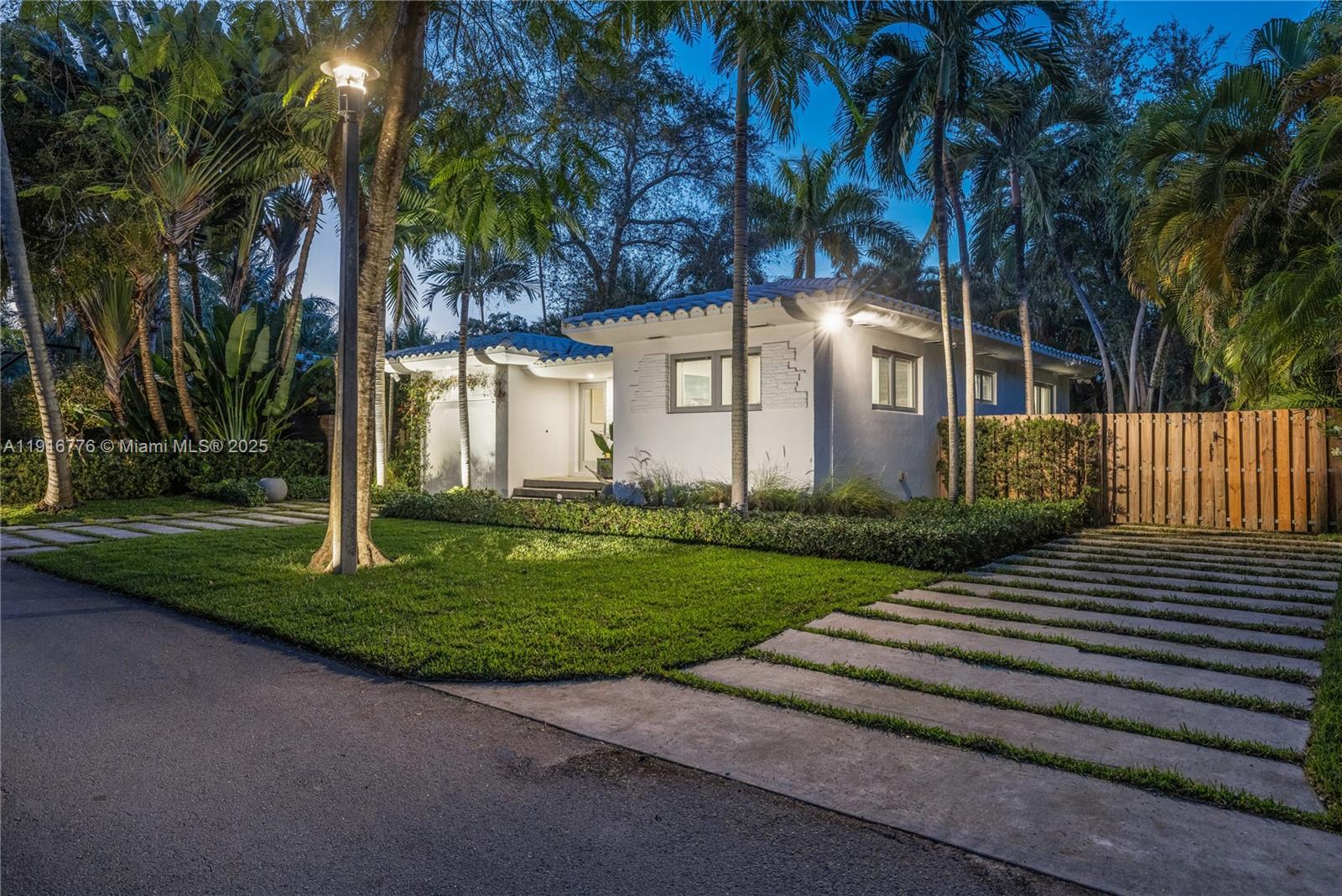 811 NE 71st St Miami, FL 33138