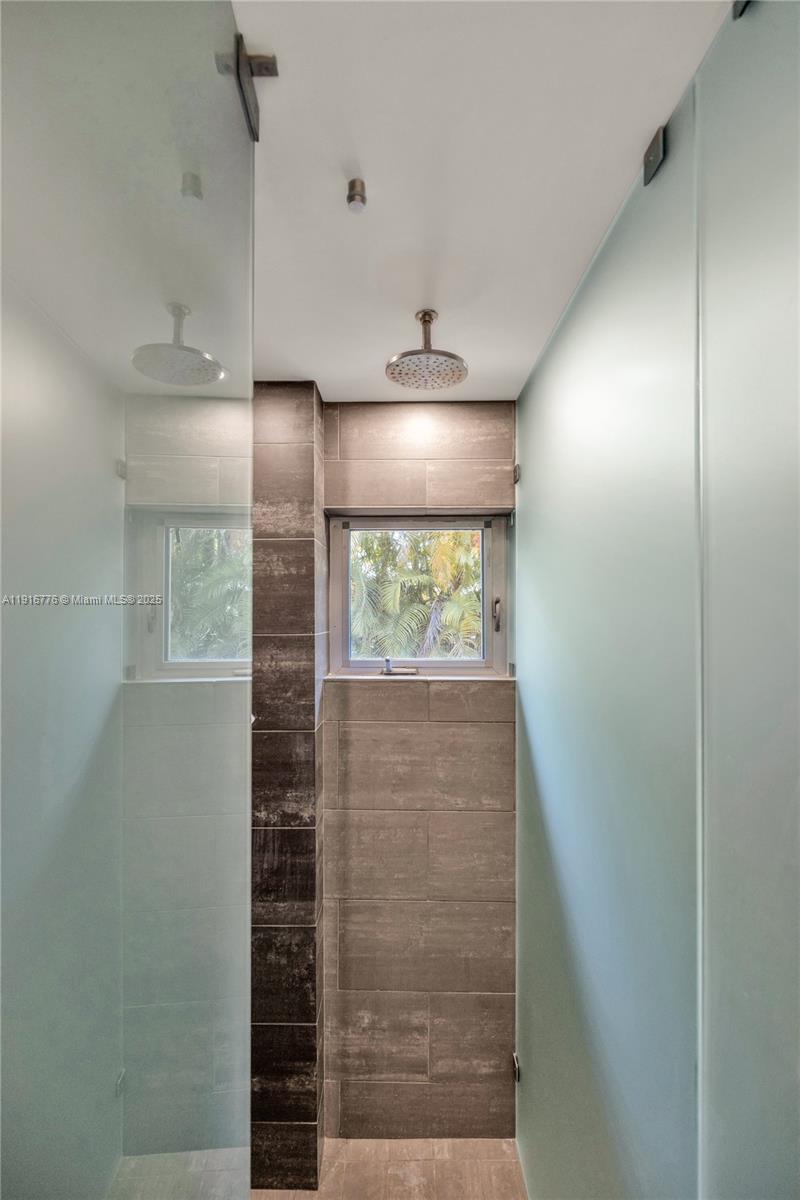 811 NE 71st St Miami, FL 33138