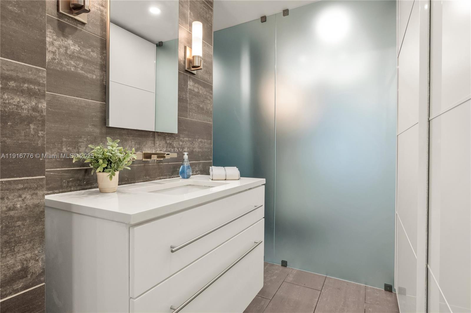 811 NE 71st St Miami, FL 33138