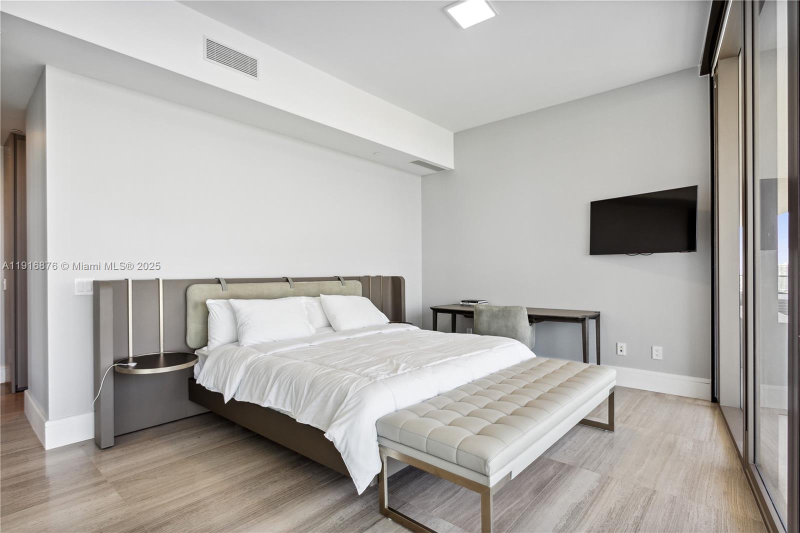 18975 Collins Ave #1905 Sunny Isles Beach, FL 33160